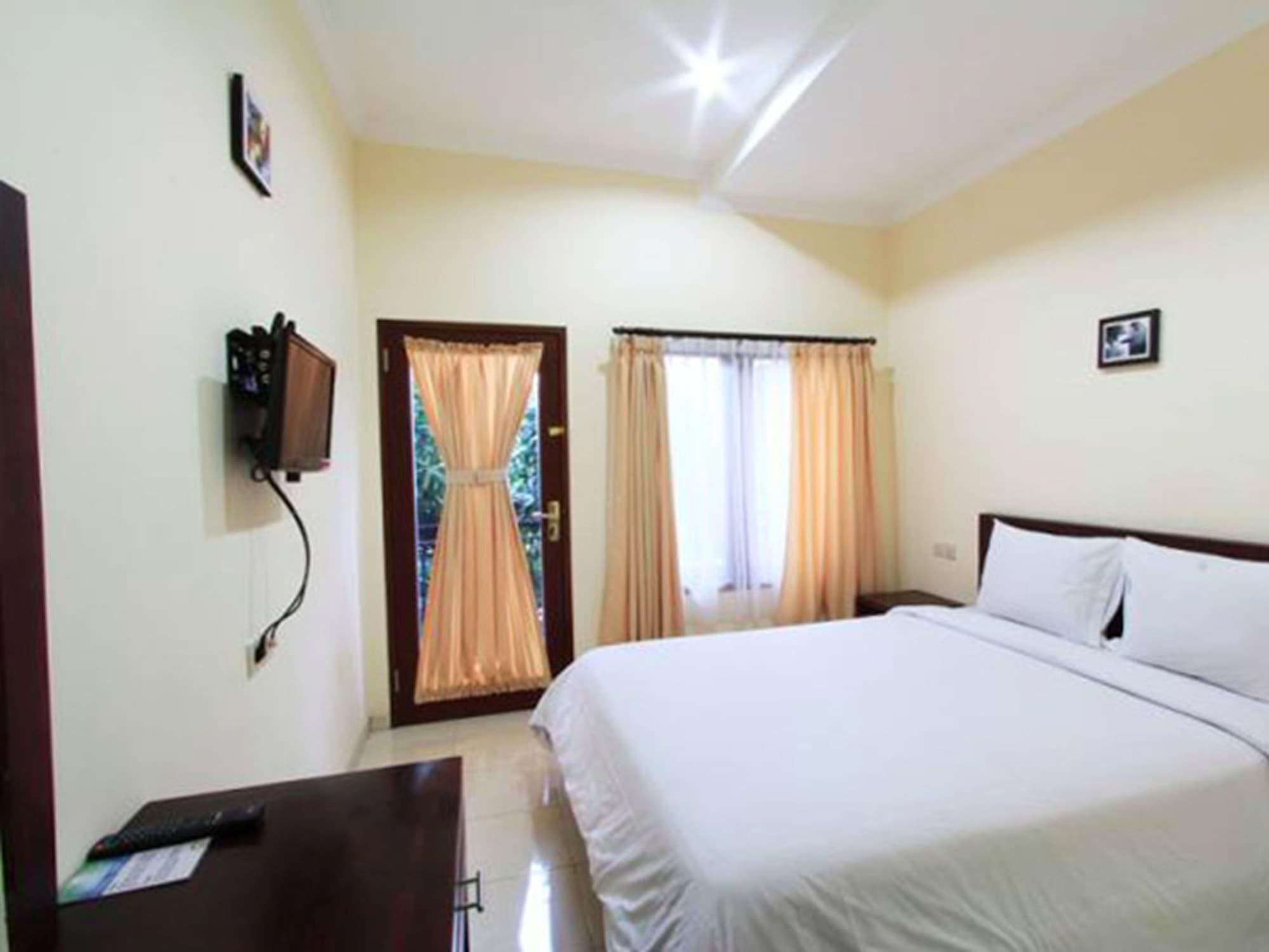 Surya Inn Kuta Lombok Exterior foto