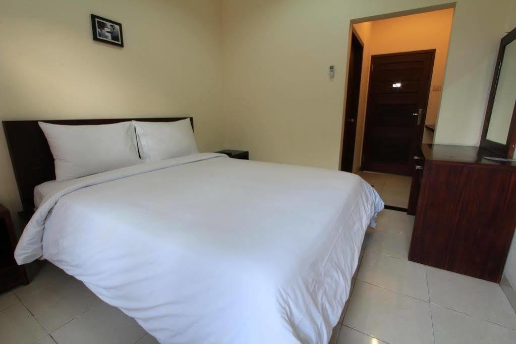 Surya Inn Kuta Lombok Exterior foto